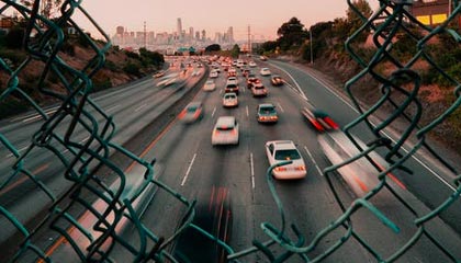 九游app官网下载-球迷投票爆料：最具争议的裁判判罚瞬间，球员裁判