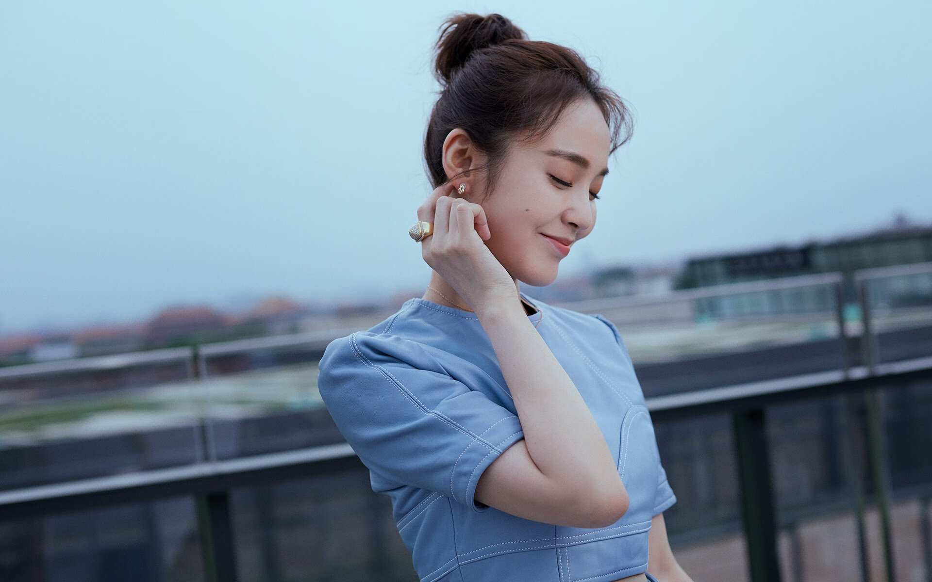 一场比赛中新秀球员展现出色的表现，球星新秀